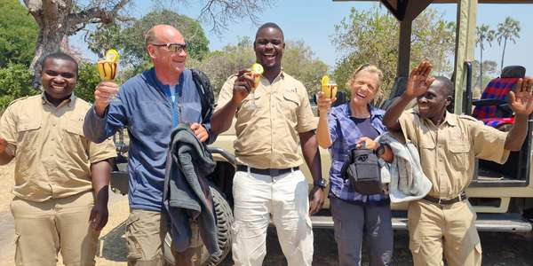 Tanjas Reisebericht: Eine Safari mit Planänderung, Schimpansen und ziemlich viel Magie