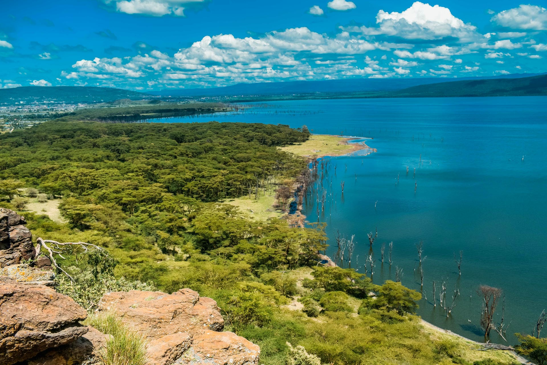 Die wunderschöne Landschaft des Lake Nakuru